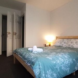 Bright, Chilled Ensuite Db Room In A Shared Flat!